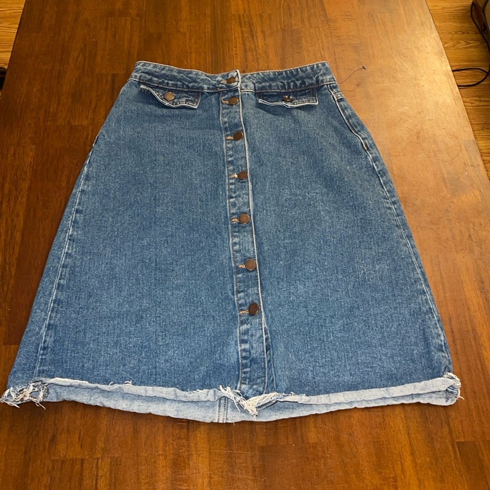 Zara Basic Dept raw hem long denim button down skirt. Small. Butterfly patch